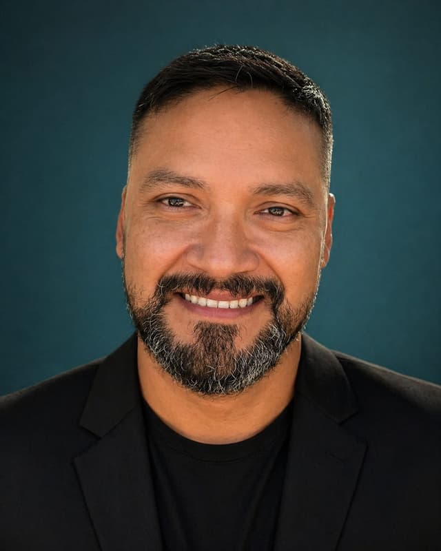 Dr. Juan Vega Iparraguirre